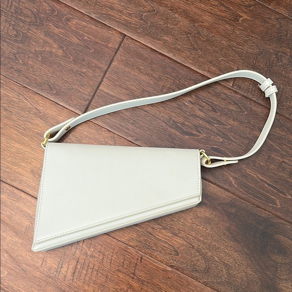 Elegant Cream Shoulder Bag